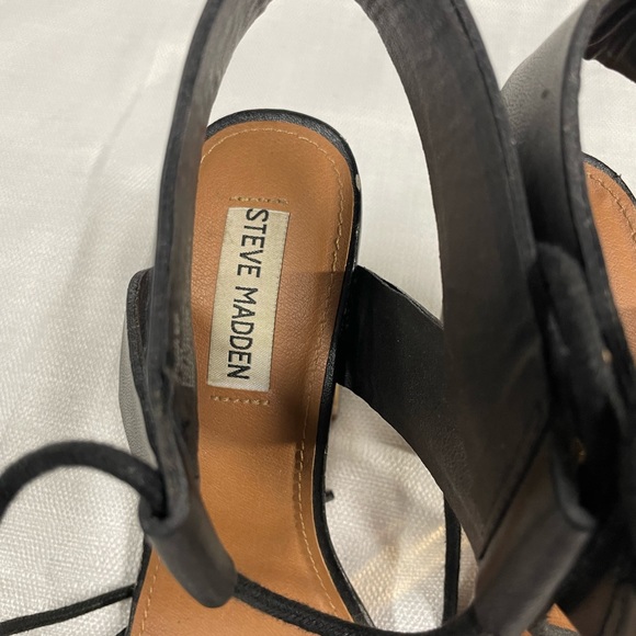 Steve Madden Brinlee heels, size 7.5 black with gold trim, ankle tie up - Picture 4 of 5